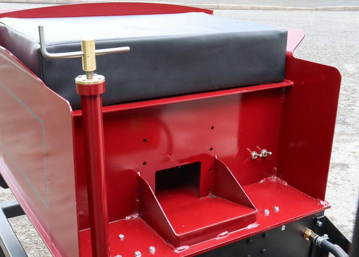 7 1/4 inch narrow gauge Hunslet 0-4-0ST "Lilla" with tender