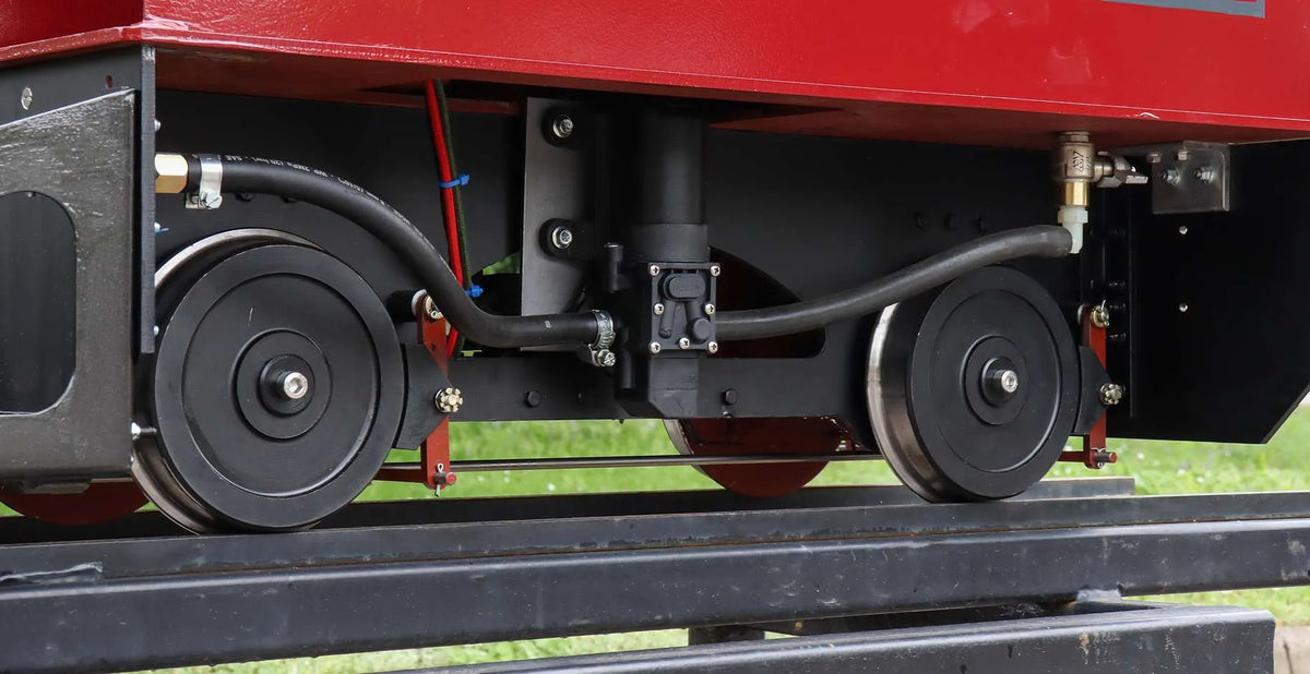 7 1/4 inch narrow gauge Hunslet 0-4-0ST "Lilla" with tender