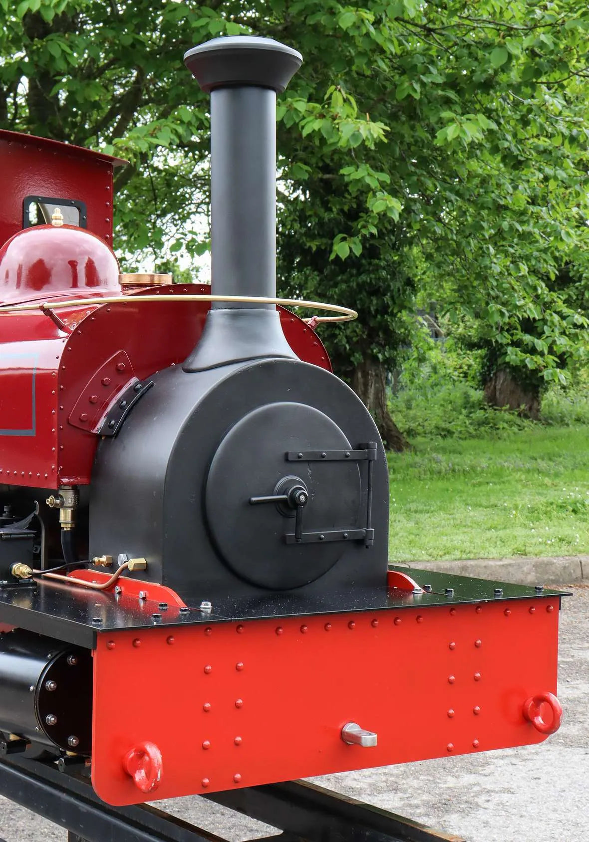 7 1/4 inch narrow gauge Hunslet 0-4-0ST "Lilla" with tender