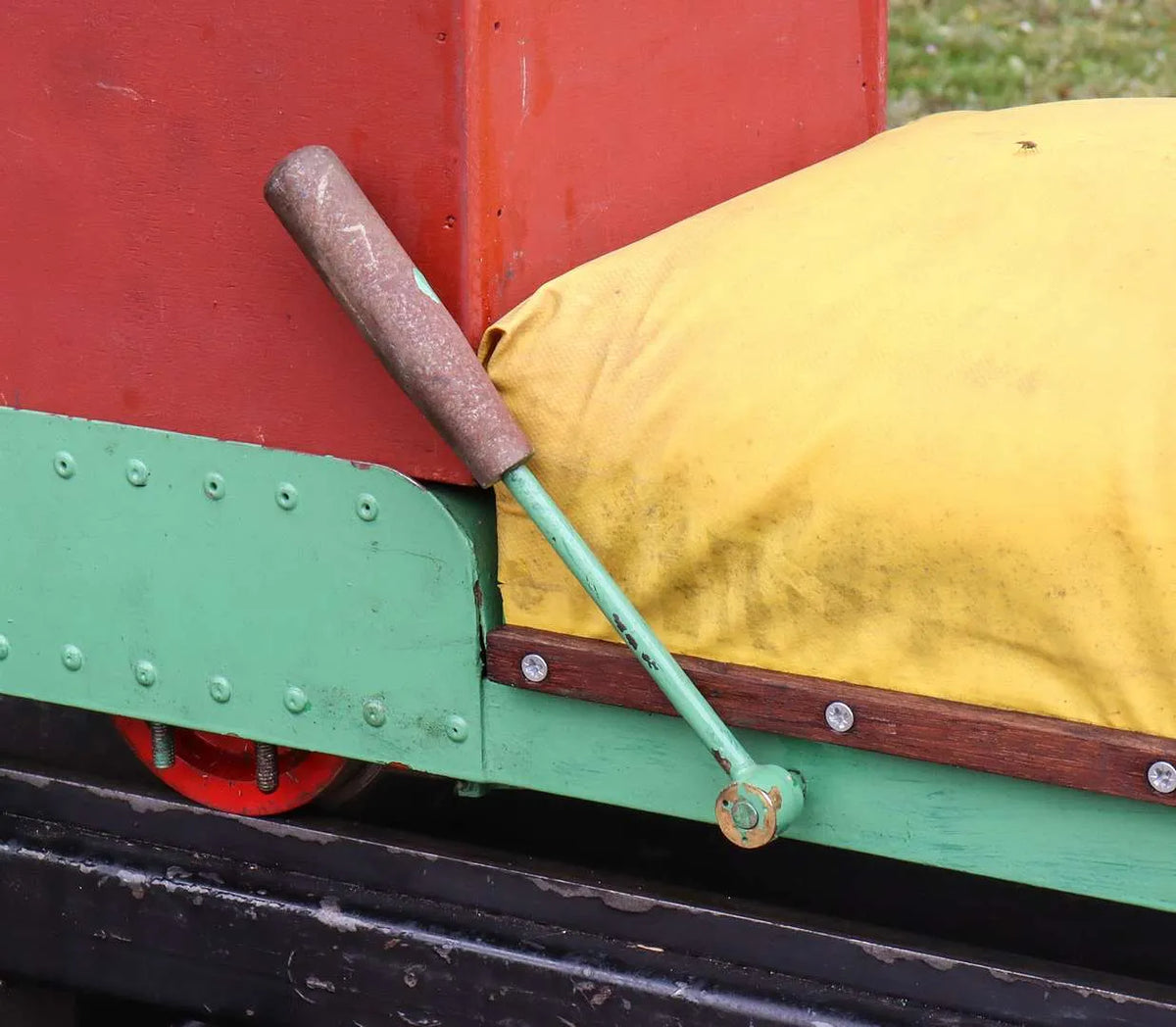 5 inch gauge raised level braked driving truck