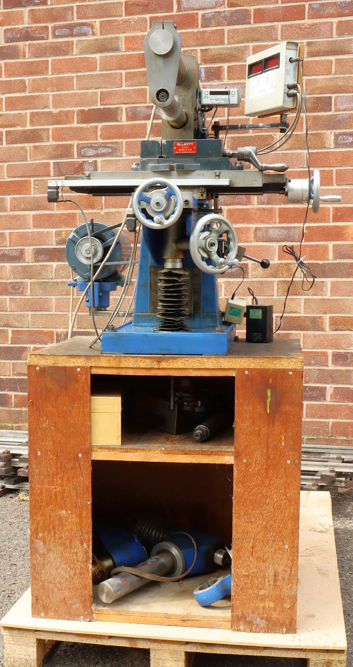Sharp Mk2 vertical/horizontal milling machine with DRO