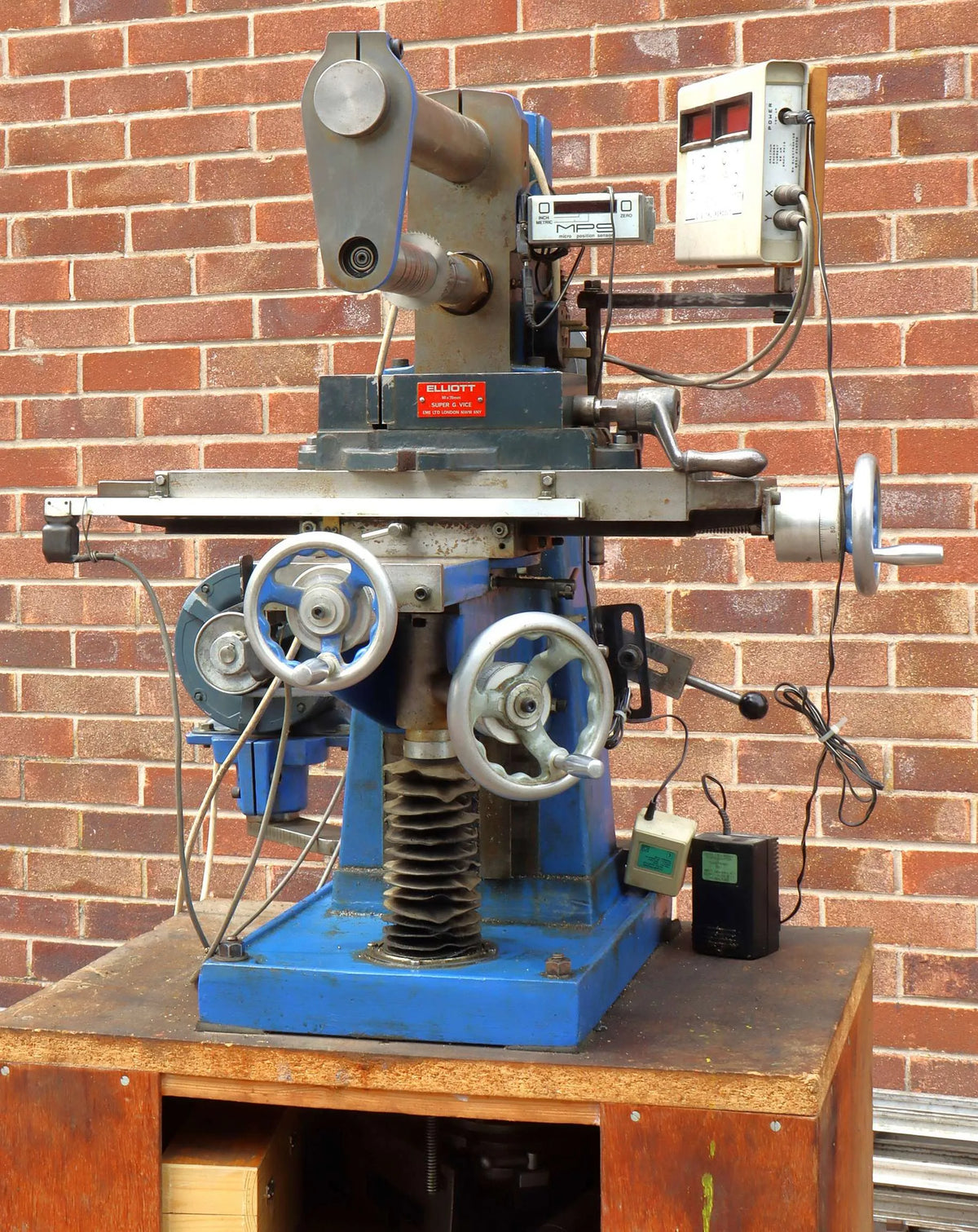 Sharp Mk2 vertical/horizontal milling machine with DRO