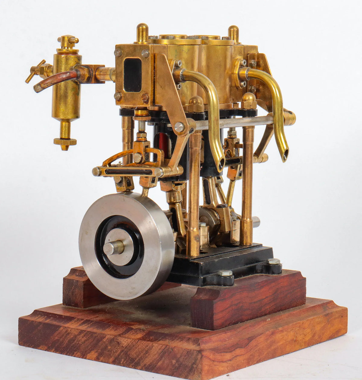 Twin launch engine with reversing gear