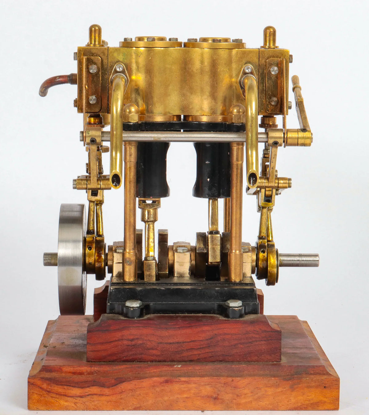 Twin launch engine with reversing gear