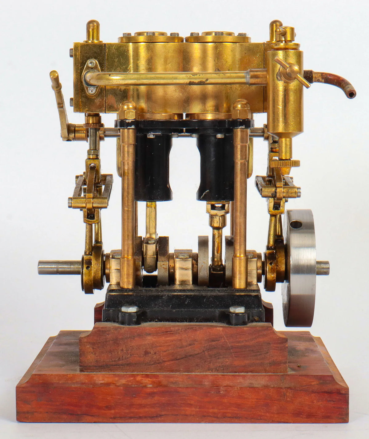 Twin launch engine with reversing gear