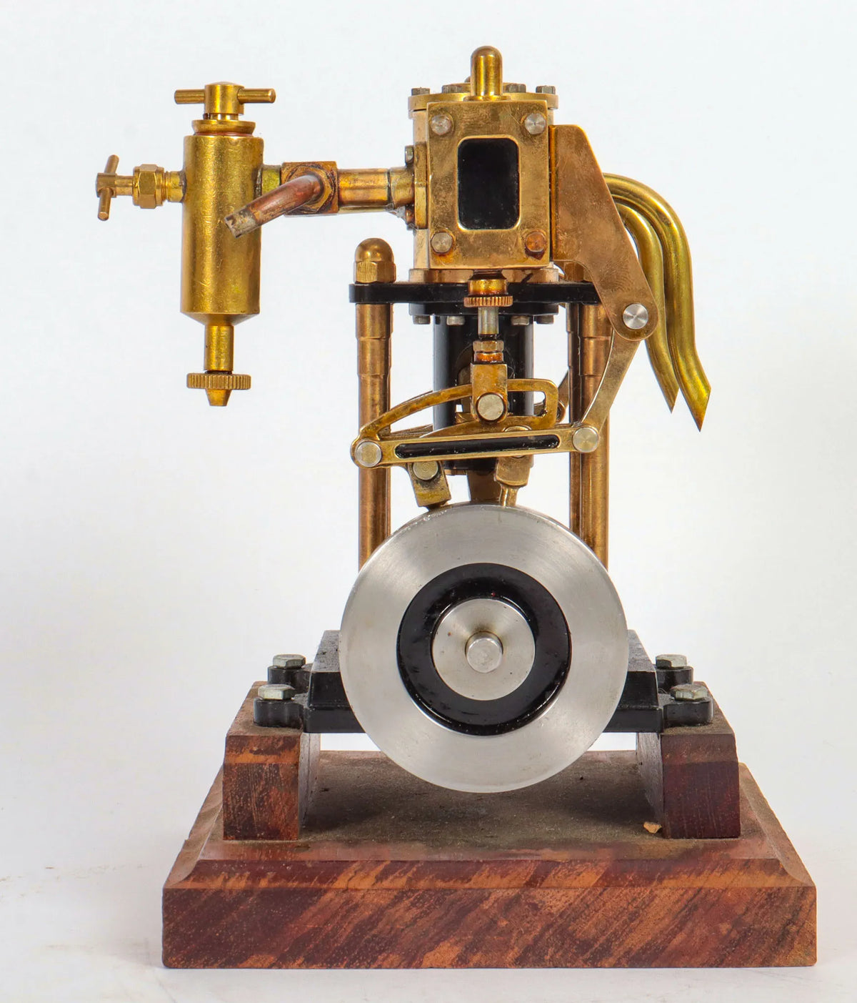 Twin launch engine with reversing gear