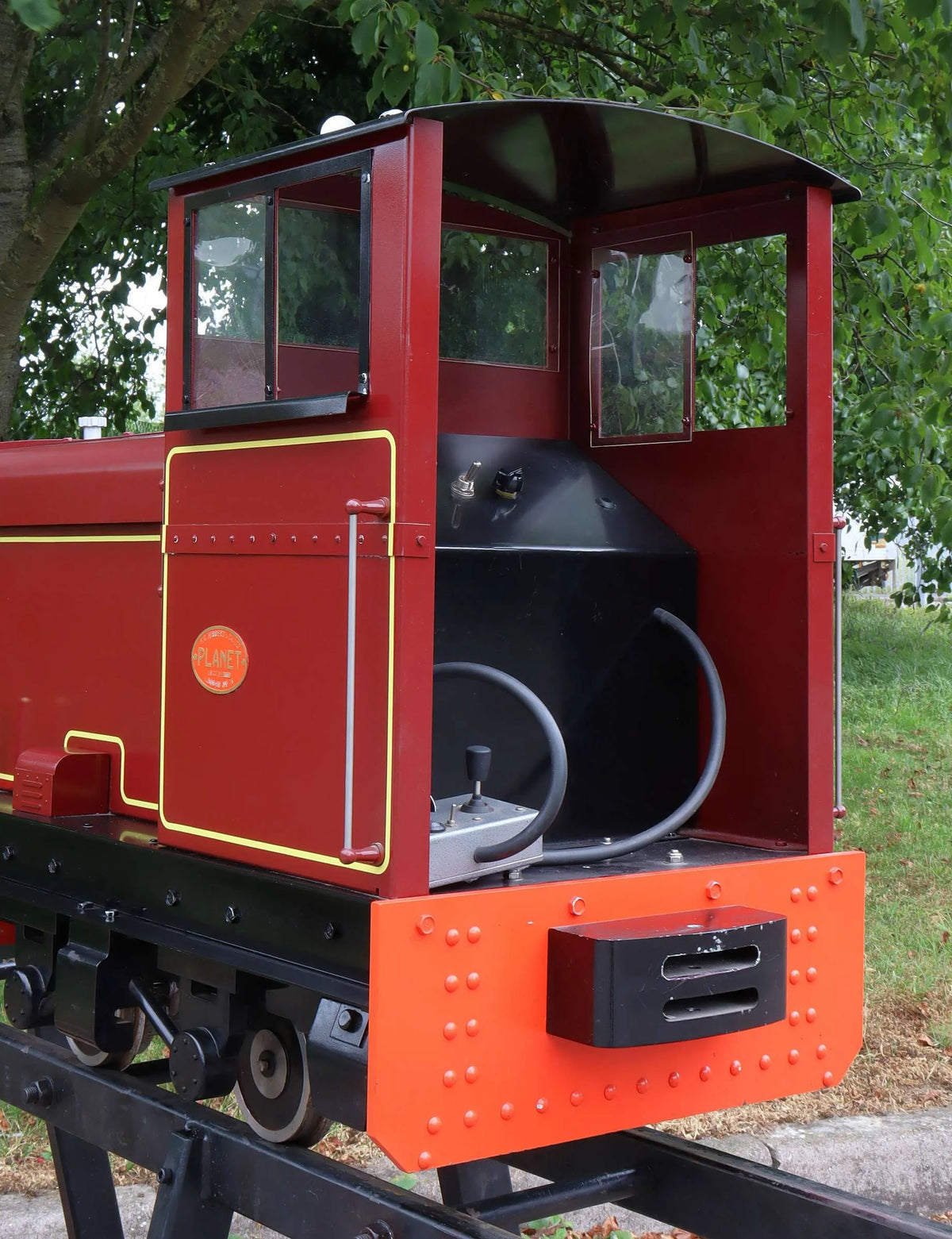 7 1/4 inch gauge Maxitrak "Planet 2" battery electric 0-4-0 shunter