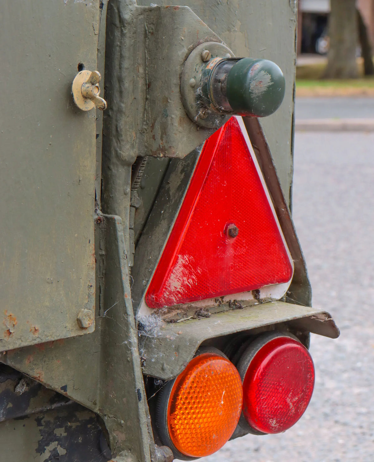 Pin hitch trailer with water tank