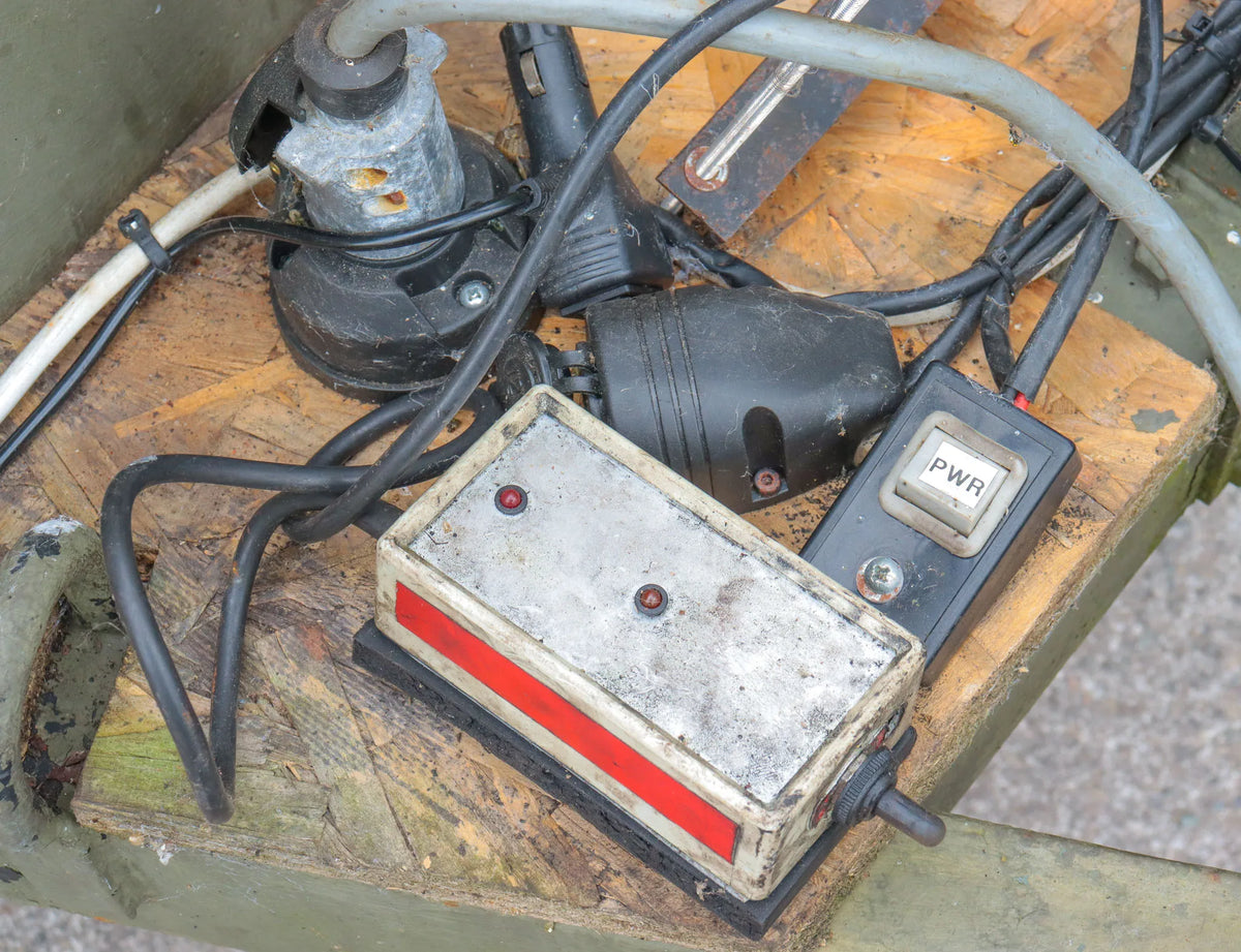 Pin hitch trailer with water tank