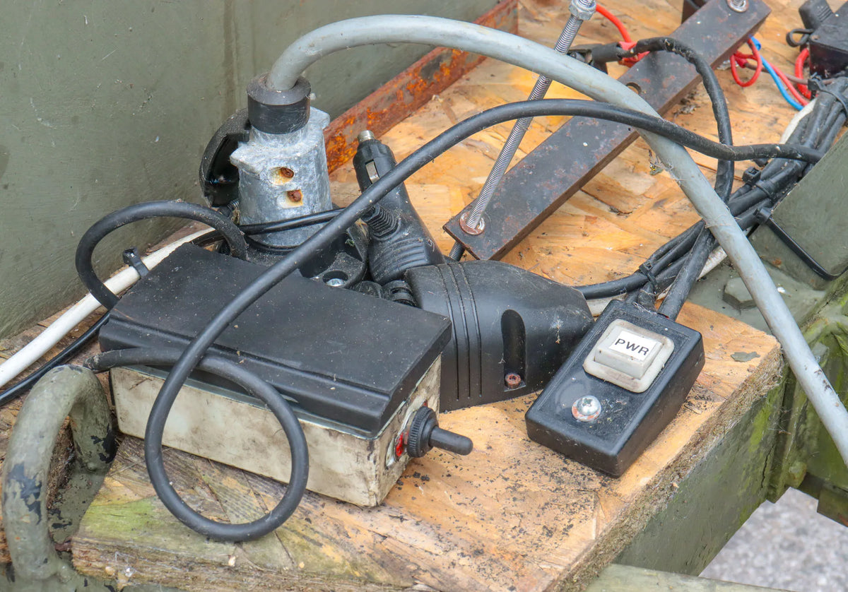 Pin hitch trailer with water tank