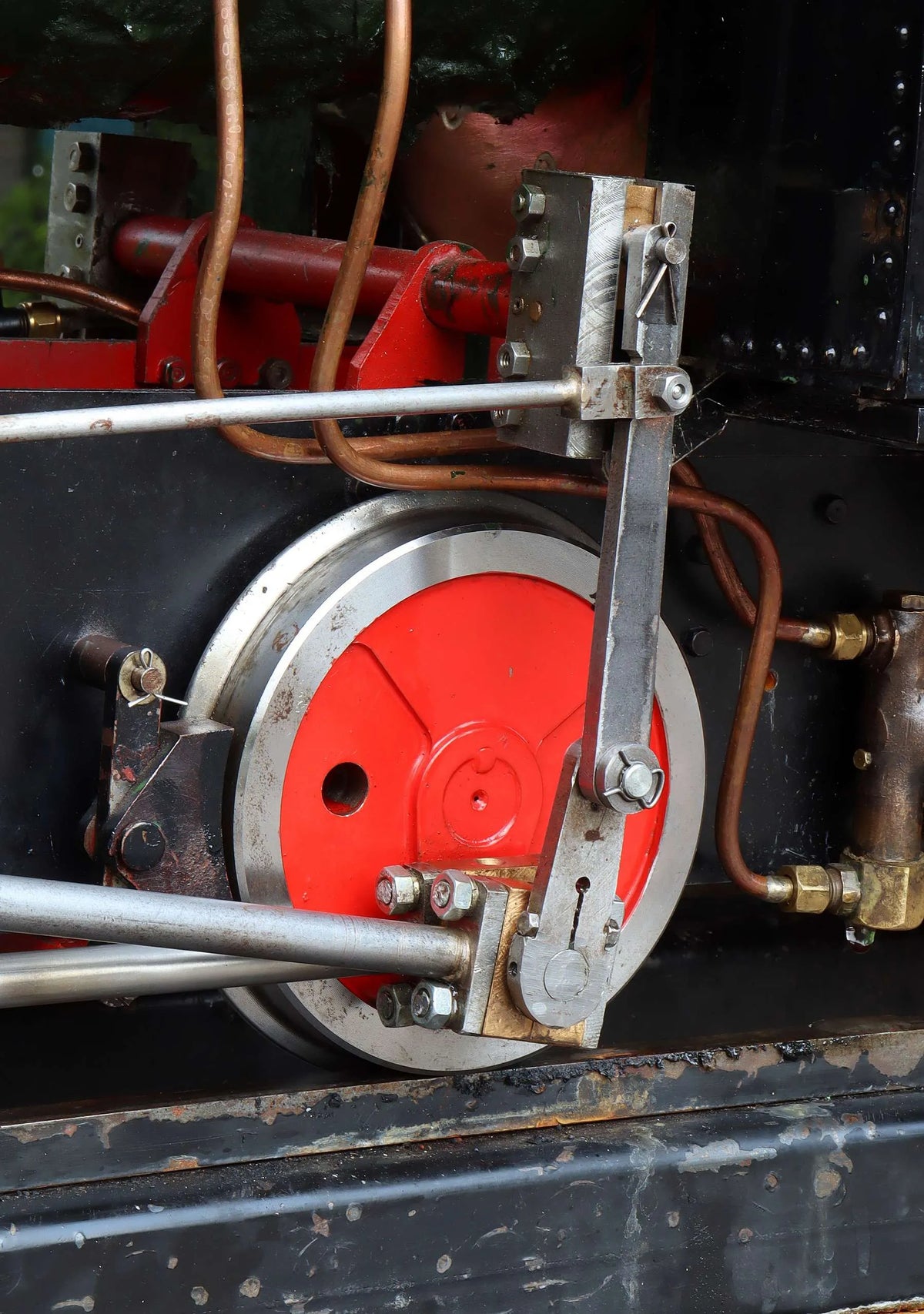 5 inch gauge ''Sweet Pea'' 0-4-2T and tender