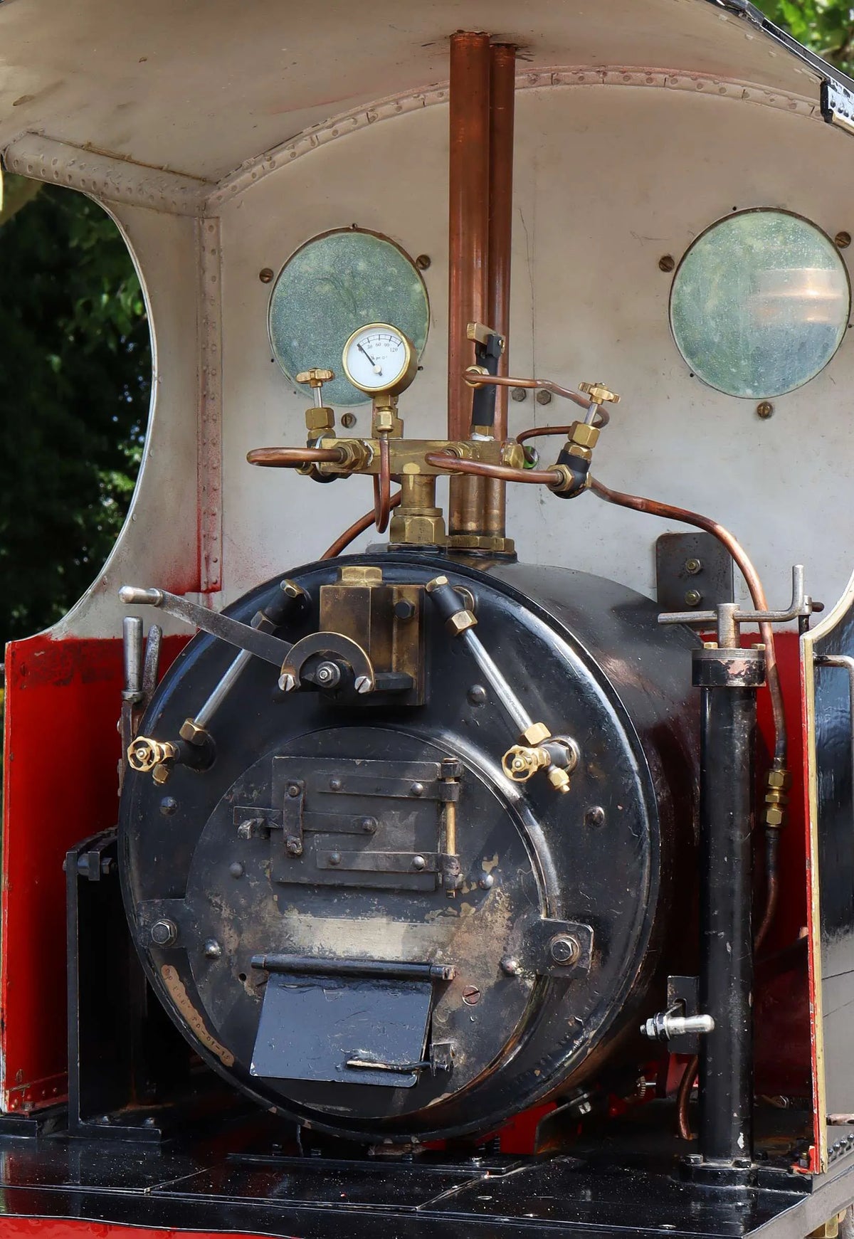 5 inch gauge ''Sweet Pea'' 0-4-2T and tender