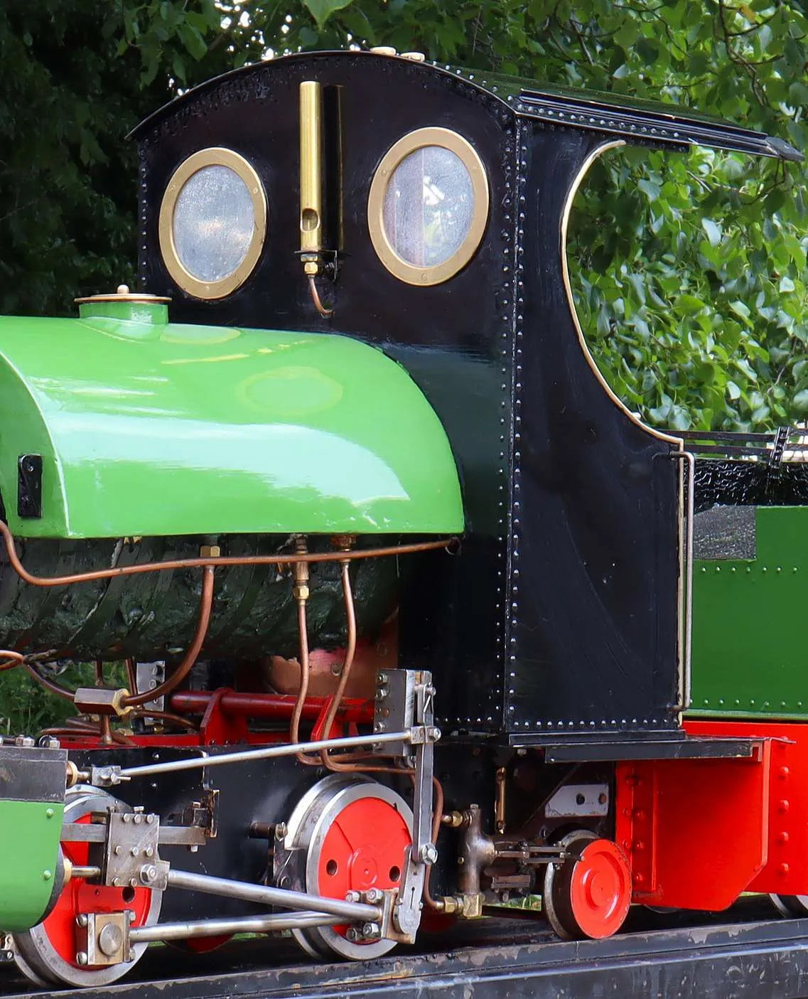 5 inch gauge ''Sweet Pea'' 0-4-2T and tender