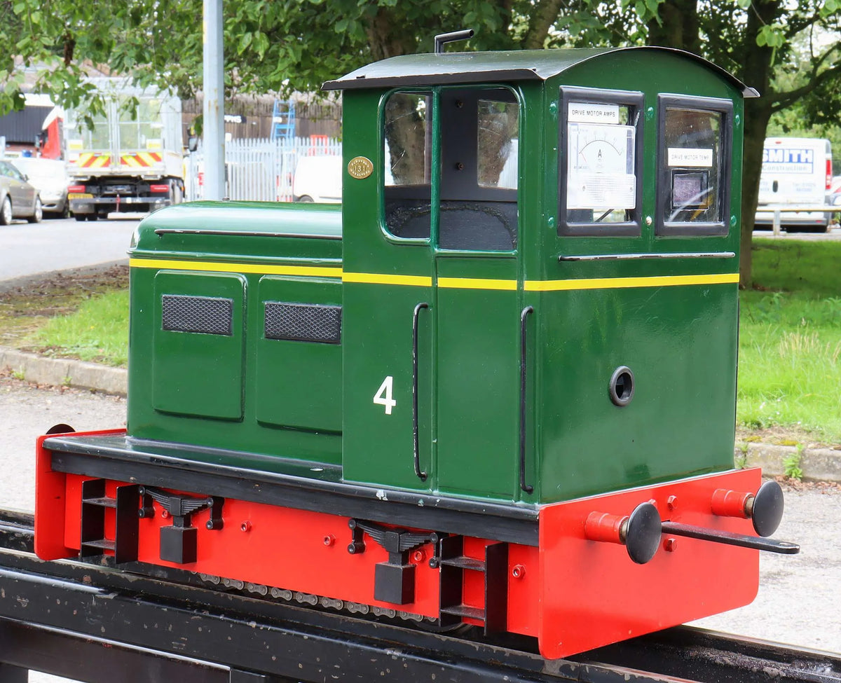 5 inch narrow gauge Maxitrak "Simplicity" 0-4-0 battery electric