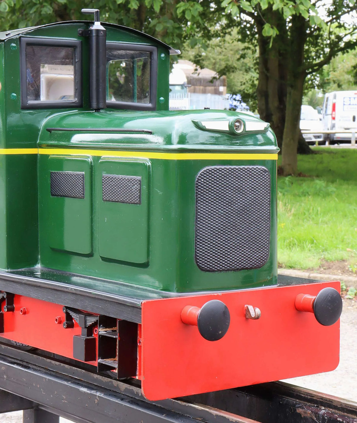 5 inch narrow gauge Maxitrak "Simplicity" 0-4-0 battery electric