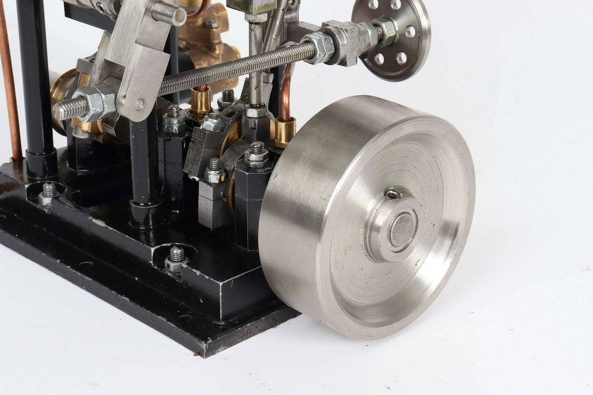 Single cylinder vertical engine
