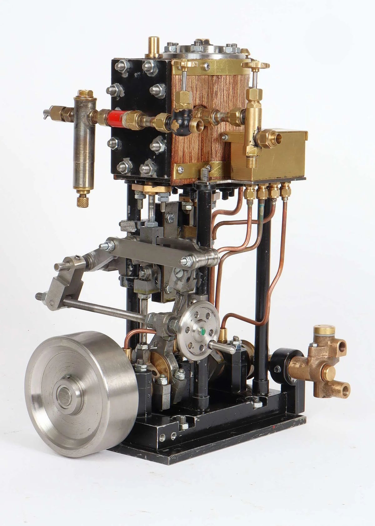 Single cylinder vertical engine