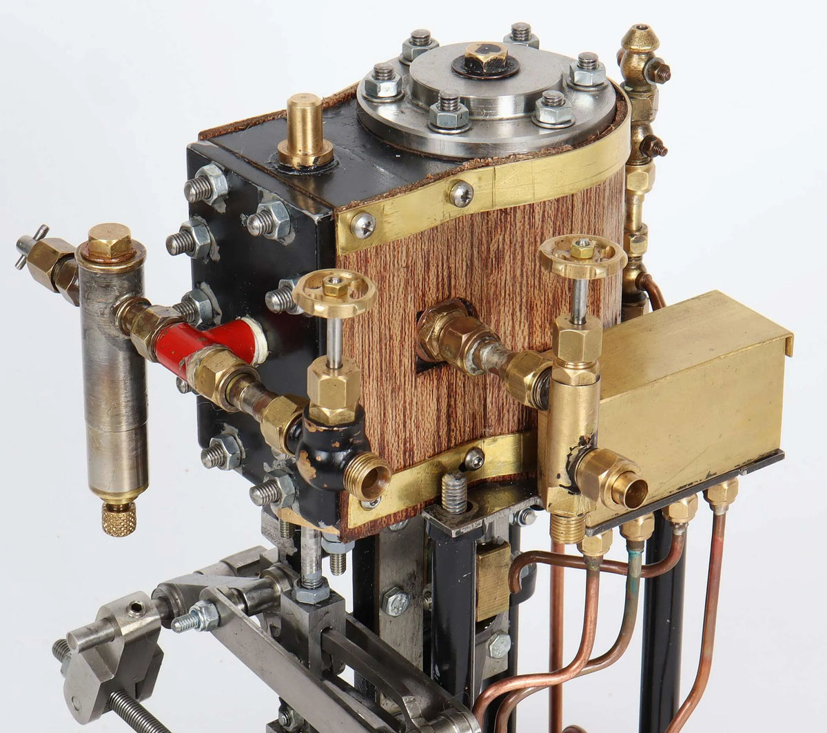 Single cylinder vertical engine