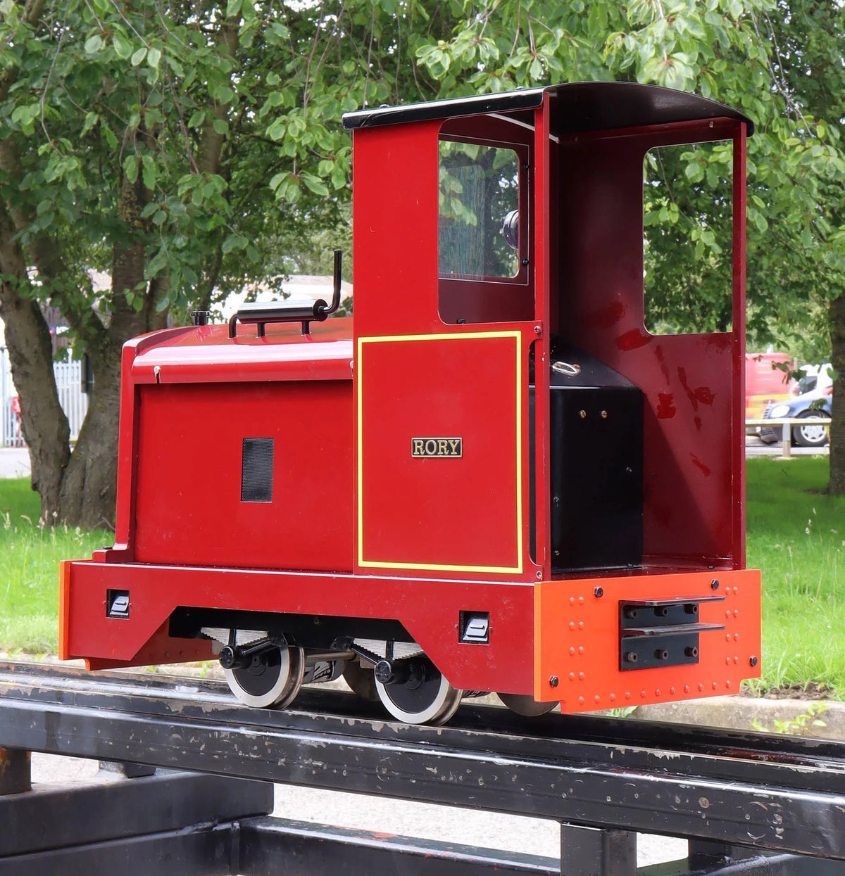 5 inch gauge Maxitrak Ruston 0-4-0 battery electric
