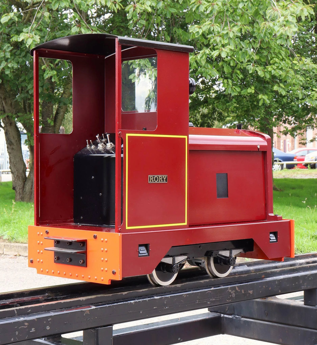5 inch gauge Maxitrak Ruston 0-4-0 battery electric