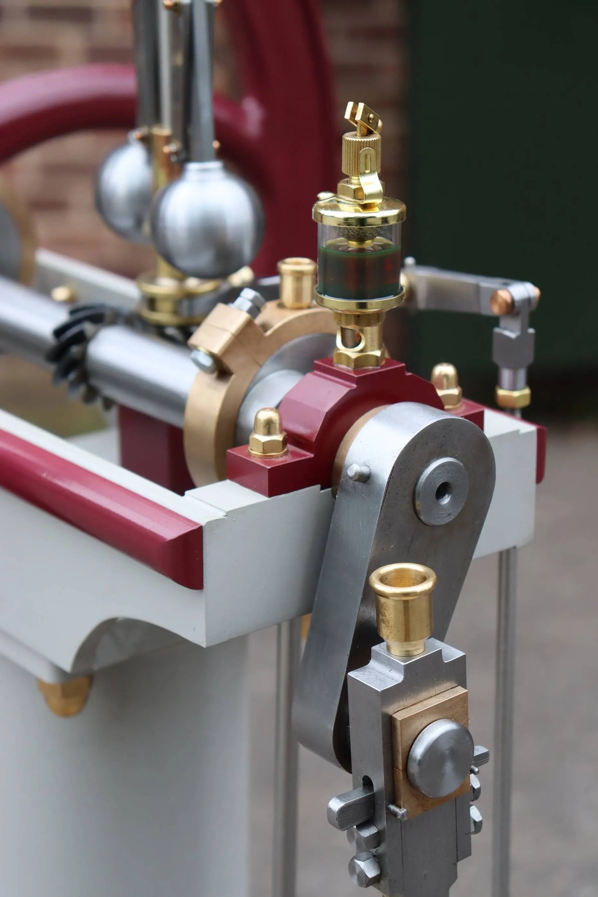 Award-winning large vertical engine