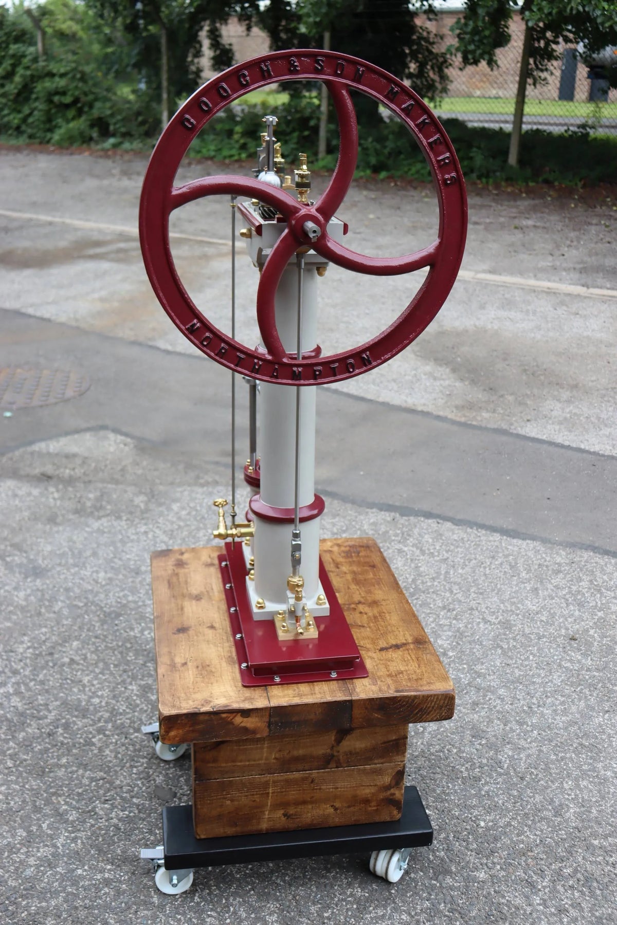 Award-winning large vertical engine