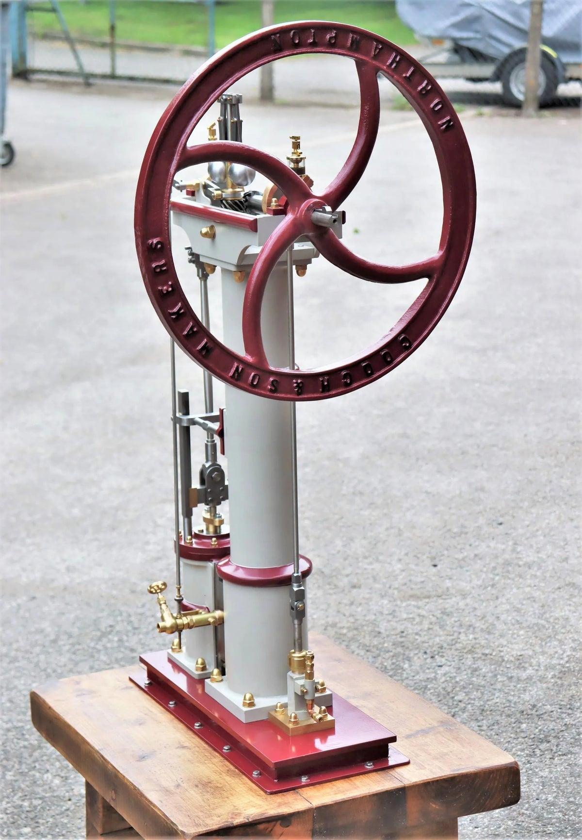 Award-winning large vertical engine