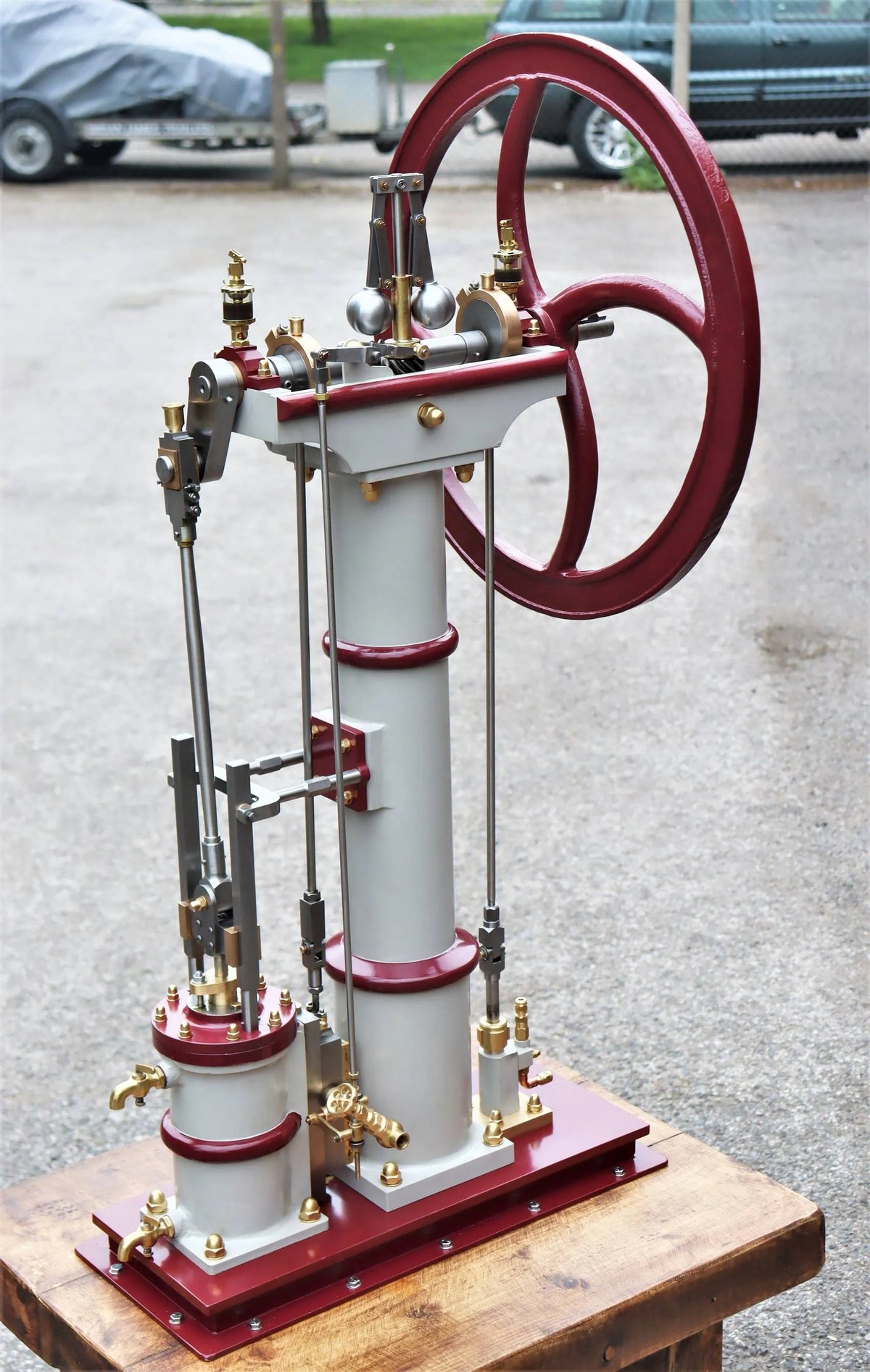 Award-winning large vertical engine