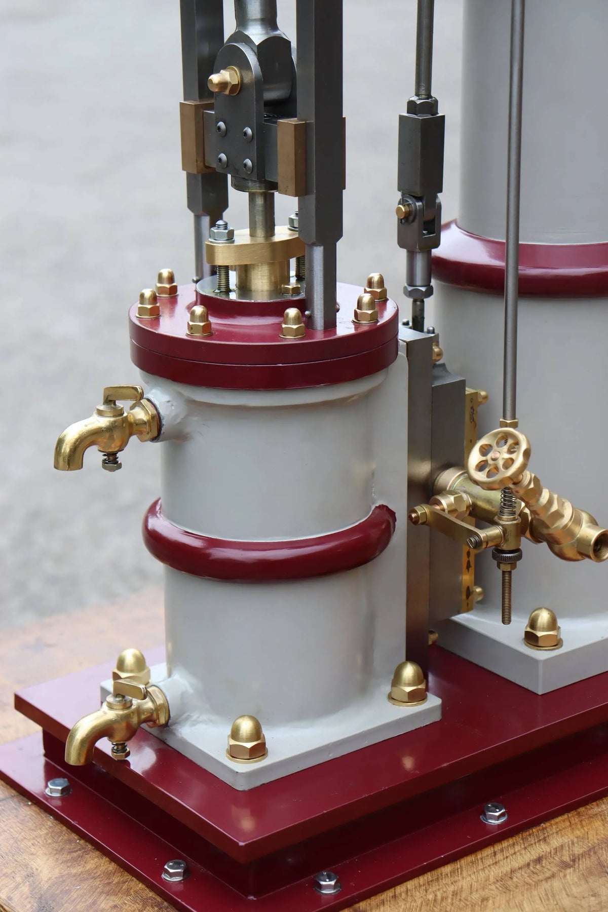 Award-winning large vertical engine