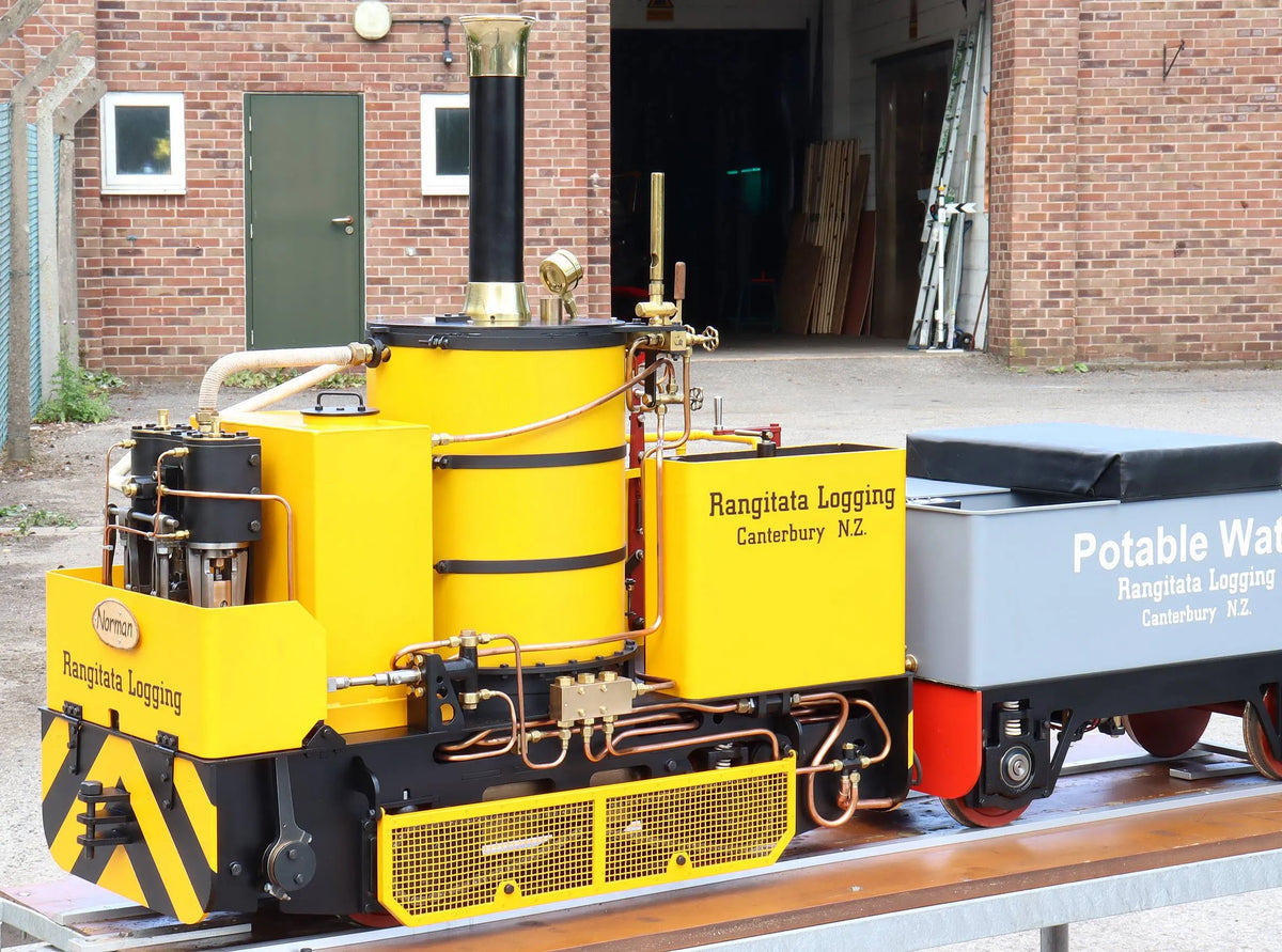7 1/4 inch gauge vertical boiler locomotive with tender