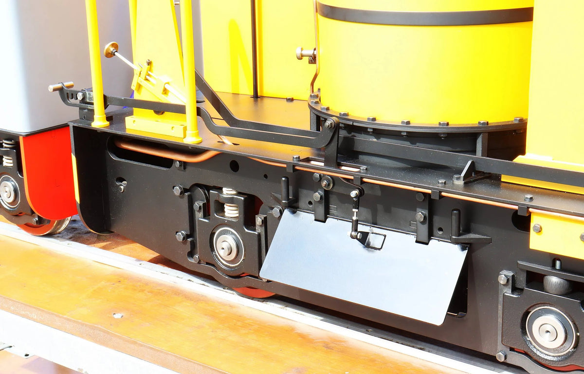 7 1/4 inch gauge vertical boiler locomotive with tender