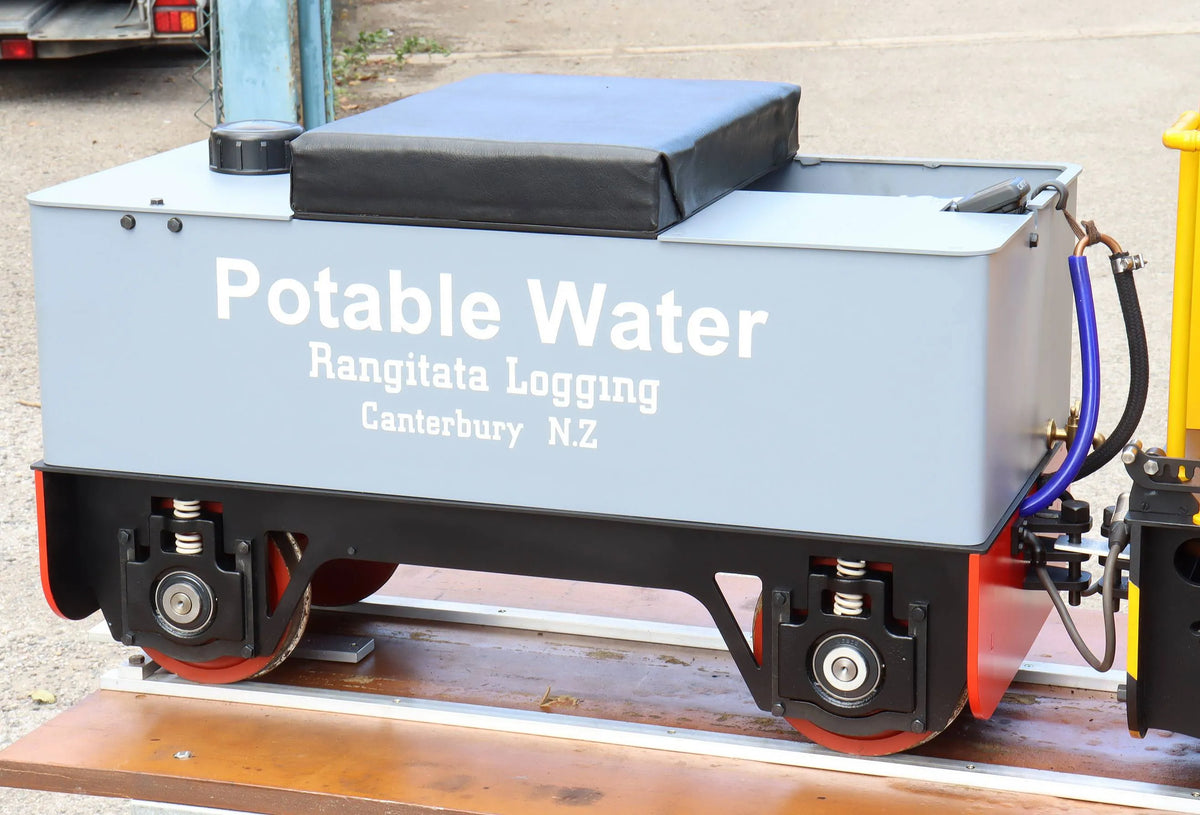 7 1/4 inch gauge vertical boiler locomotive with tender