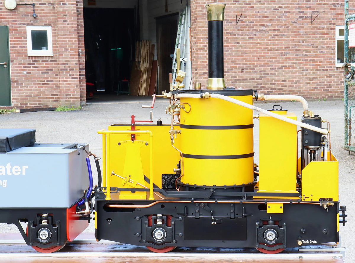 7 1/4 inch gauge vertical boiler locomotive with tender