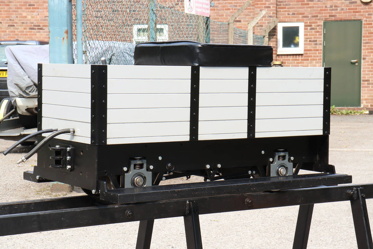 7 1/4 inch gauge driving truck with vacuum & boiler feed pumps