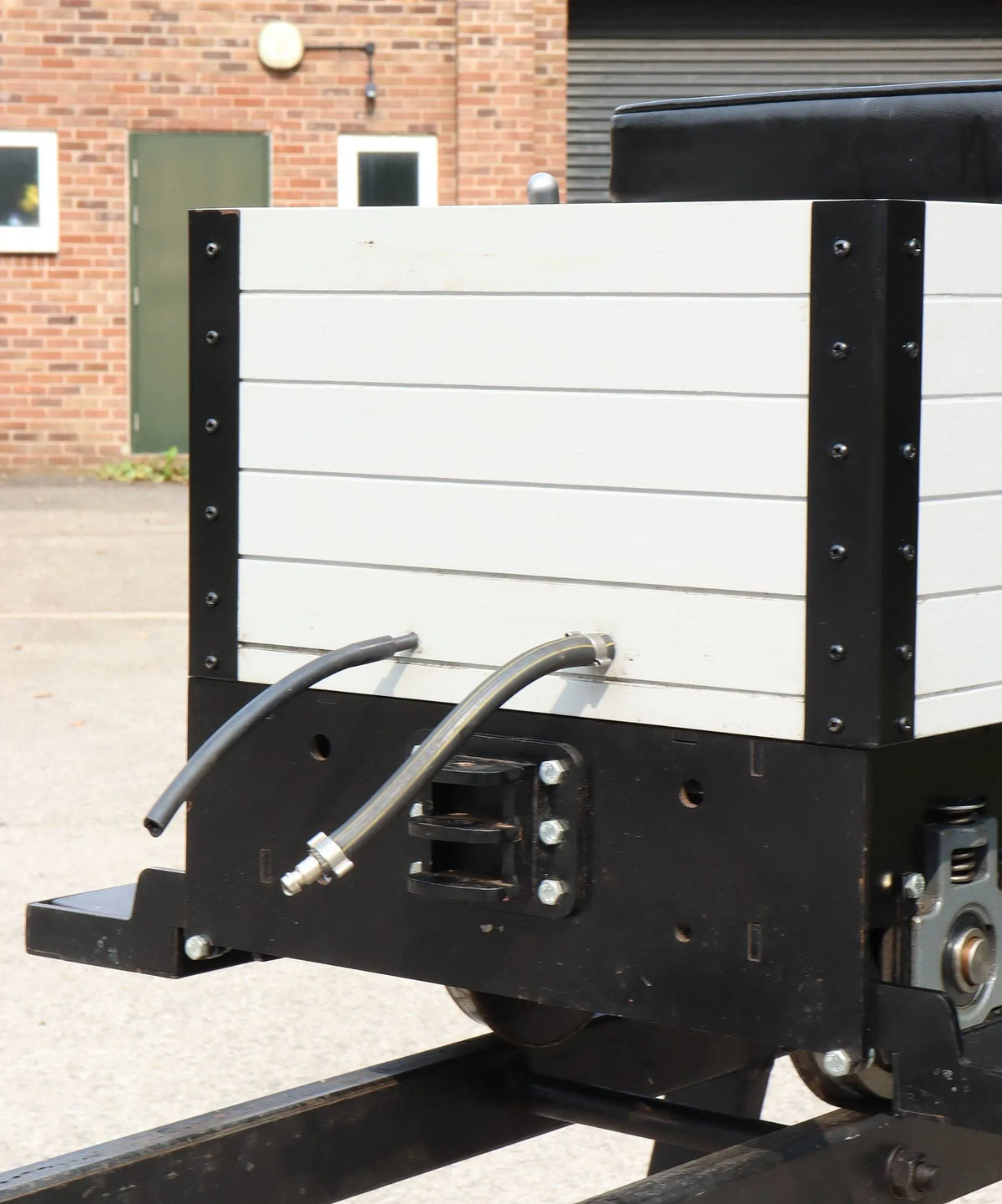 7 1/4 inch gauge driving truck with vacuum & boiler feed pumps