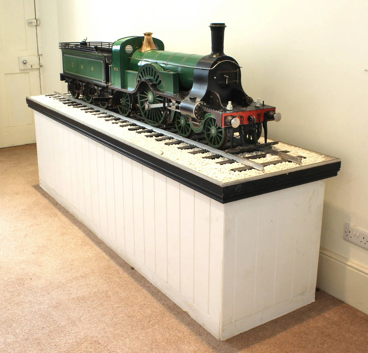 7 1/4 inch gauge display stand