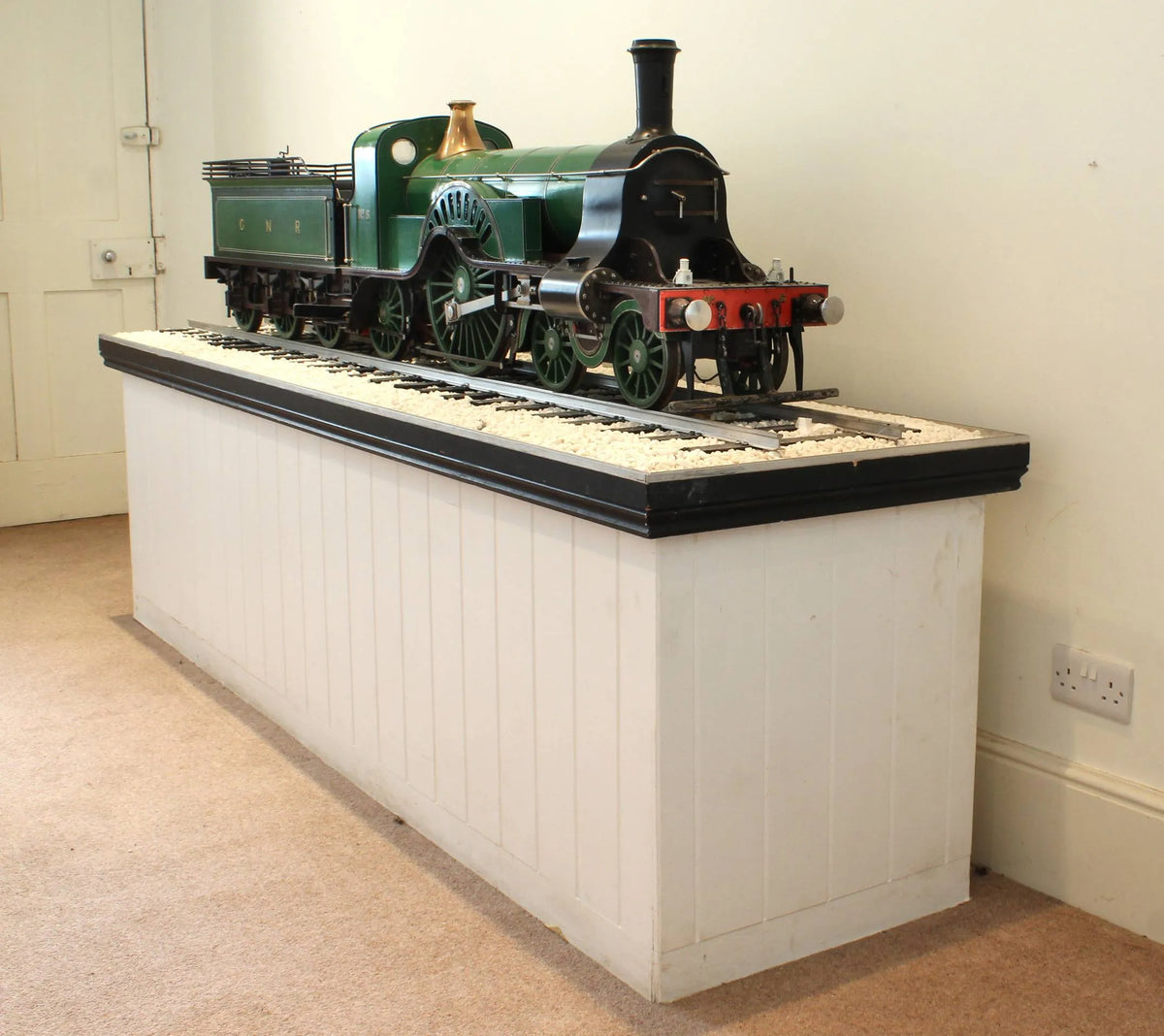 7 1/4 inch gauge display stand