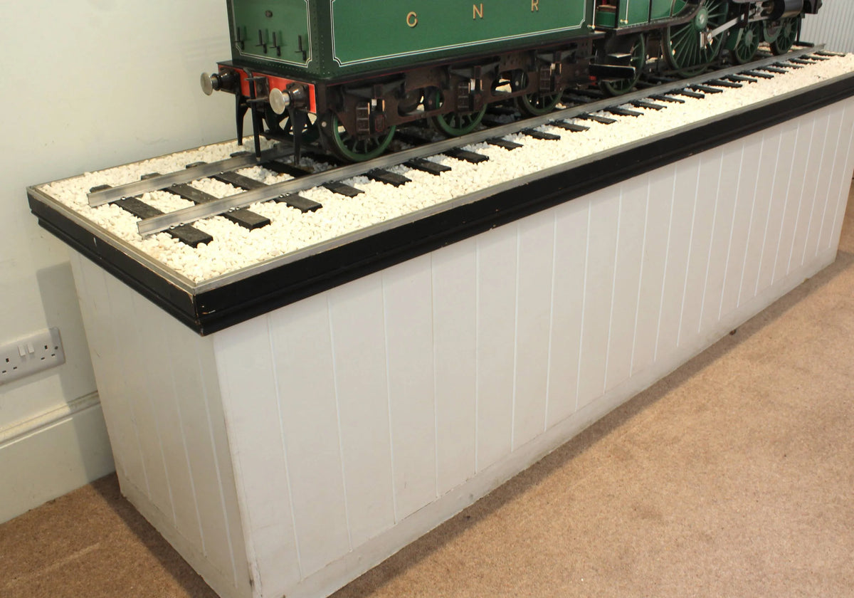 7 1/4 inch gauge display stand