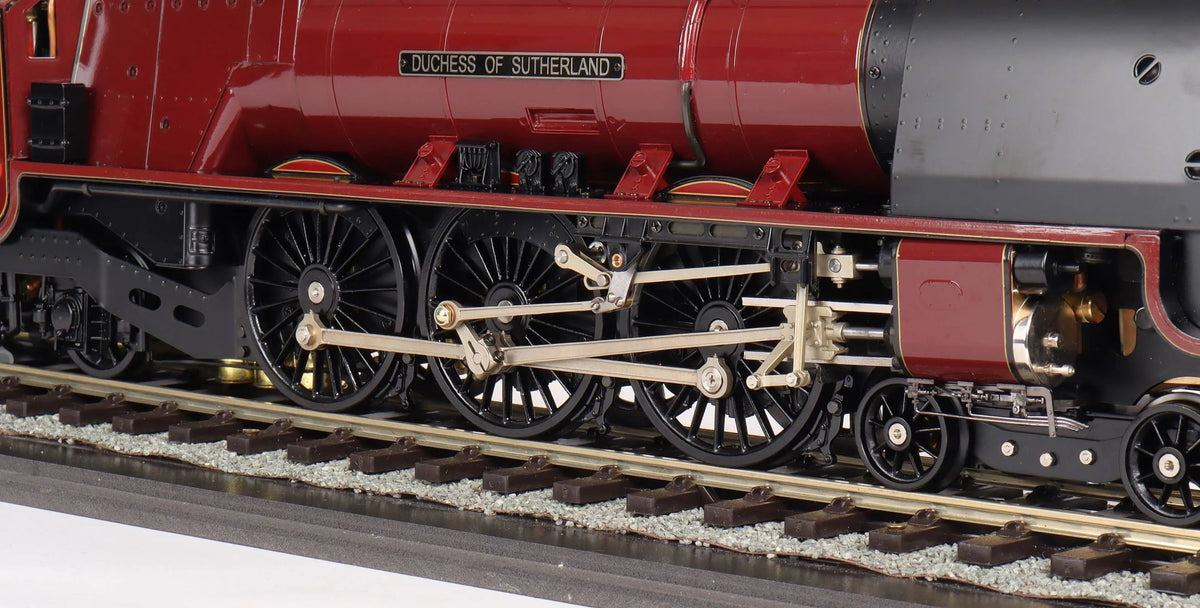 Gauge 1 Aster "Duchess of Sutherland" with display case