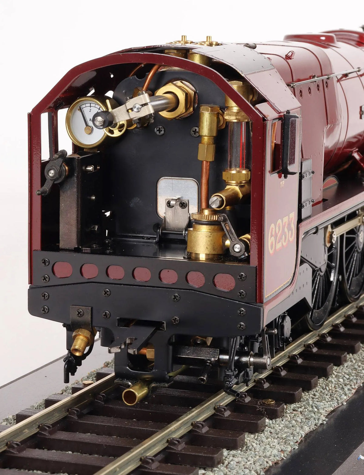 Gauge 1 Aster "Duchess of Sutherland" with display case