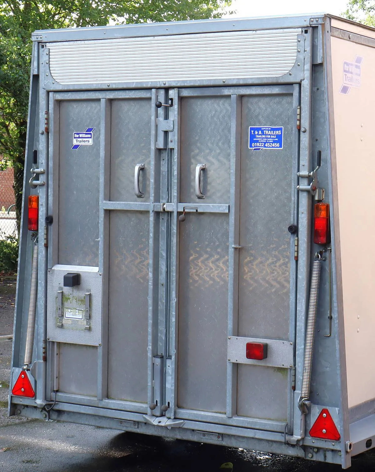 Ifor Williams BV105 twin axle box van trailer