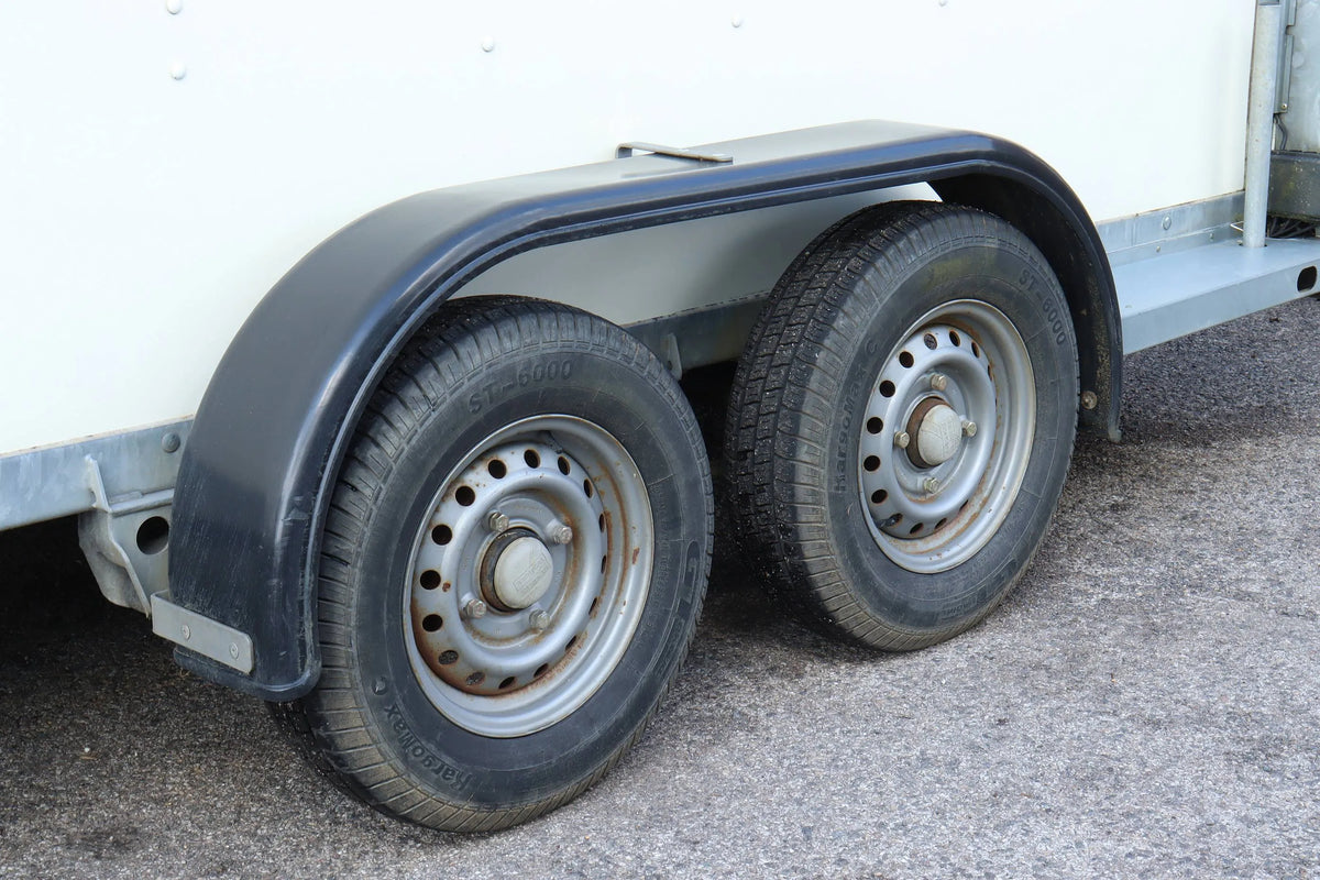 Ifor Williams BV105 twin axle box van trailer