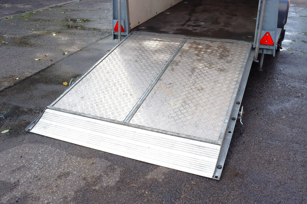 Ifor Williams BV105 twin axle box van trailer