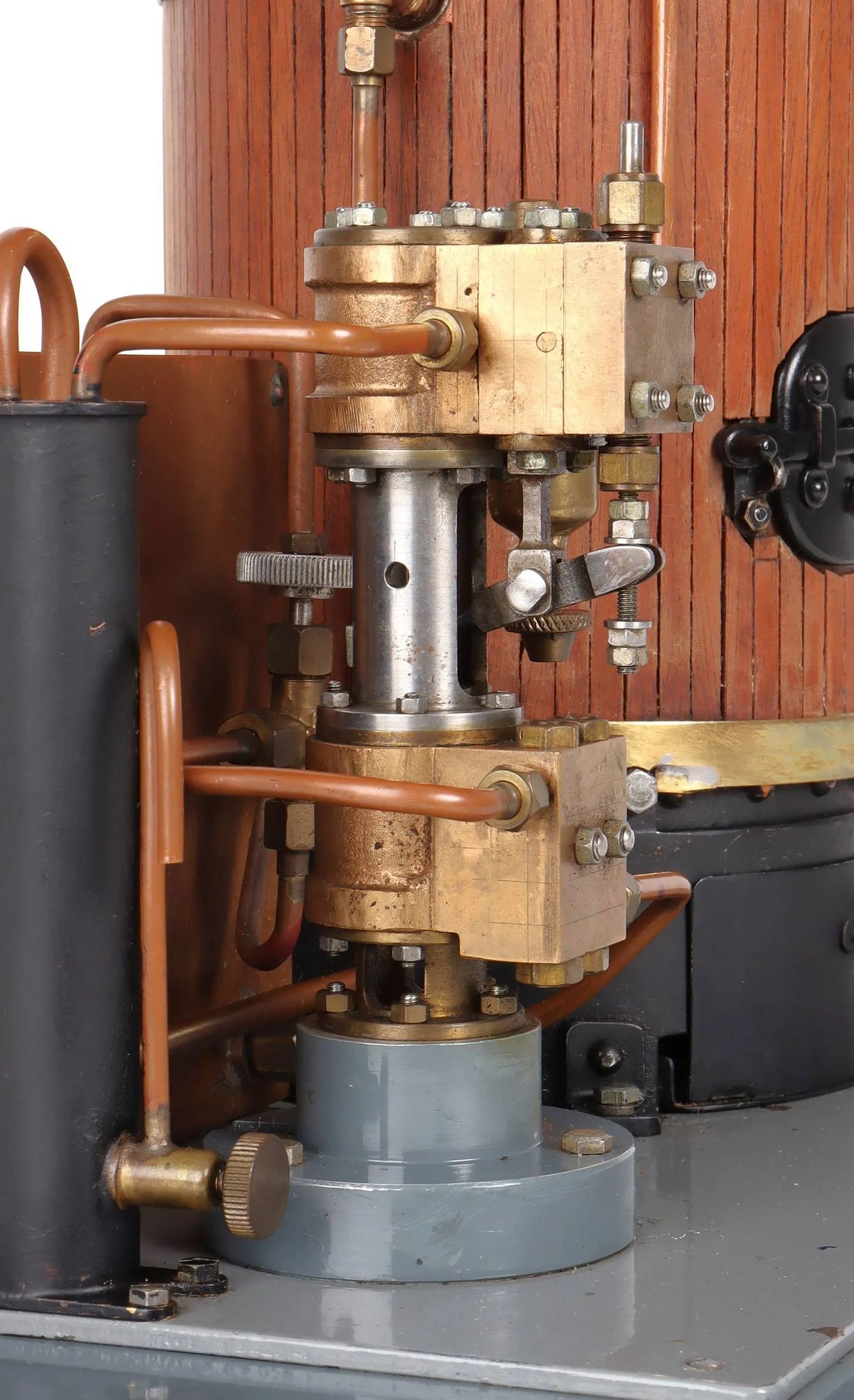 Coal-fired vertical boiler with steam pump