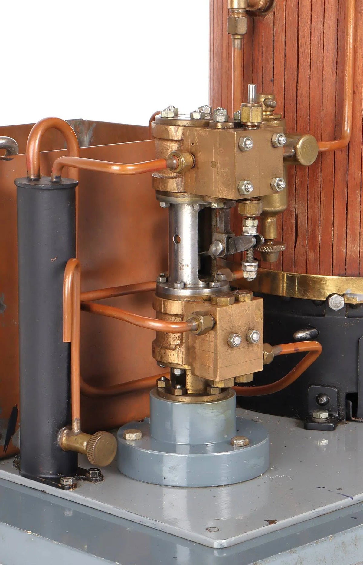 Coal-fired vertical boiler with steam pump