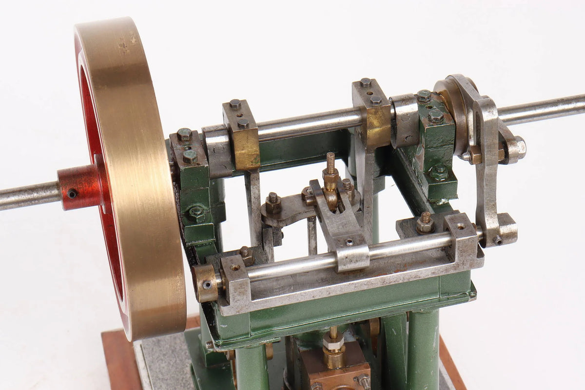 Four pillar vertical engine