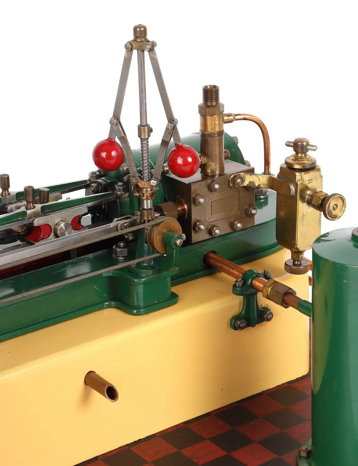 Horizontal mill engine with governor