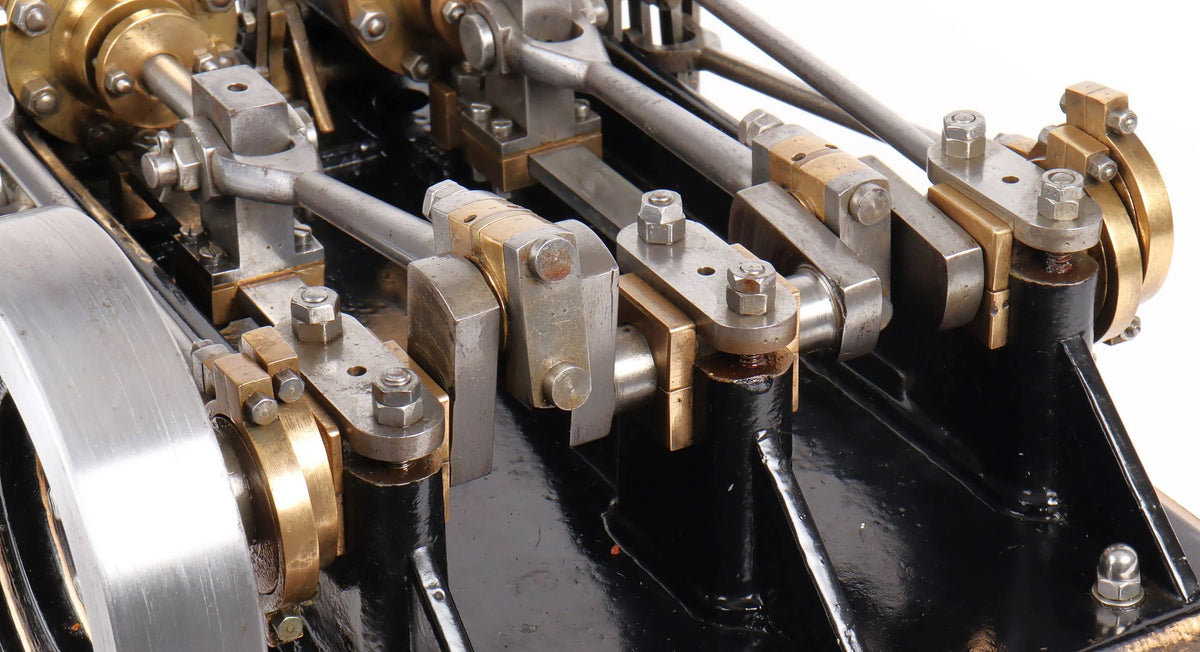 Horizontal twin marine engine
