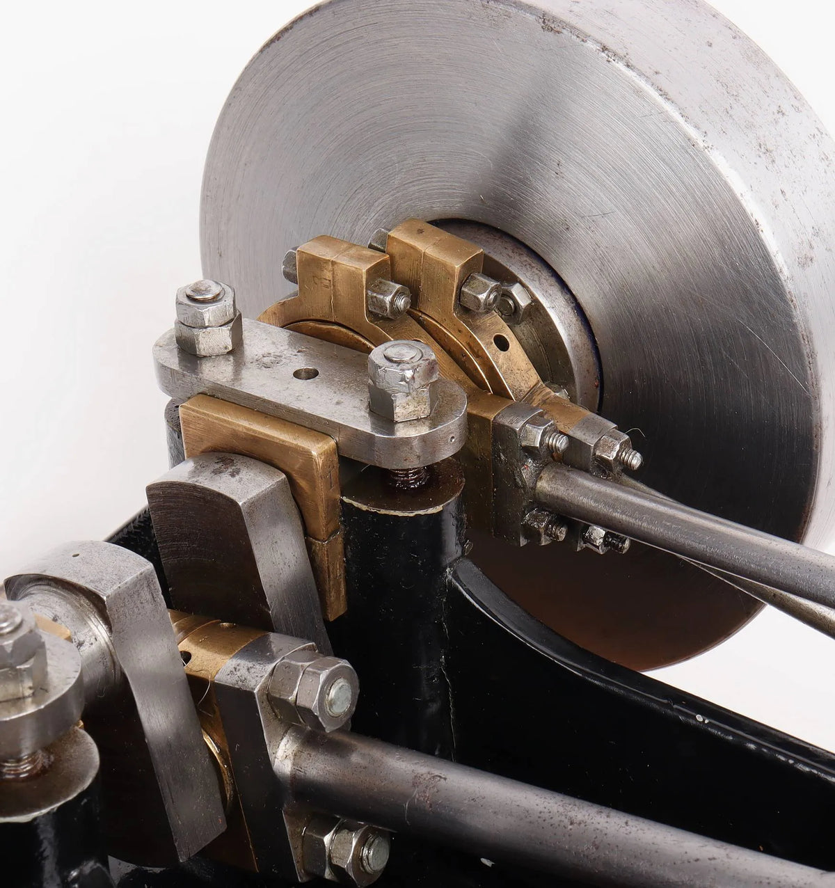 Horizontal twin marine engine