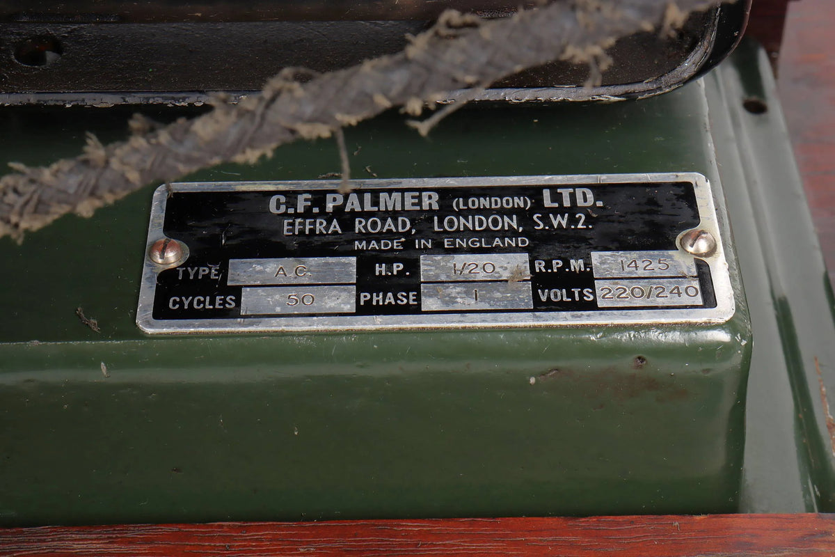 Vintage ventilator with variable stroke pump